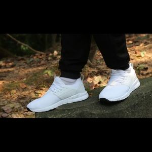 Loom Waterproof Sneakers - Women (size 7)